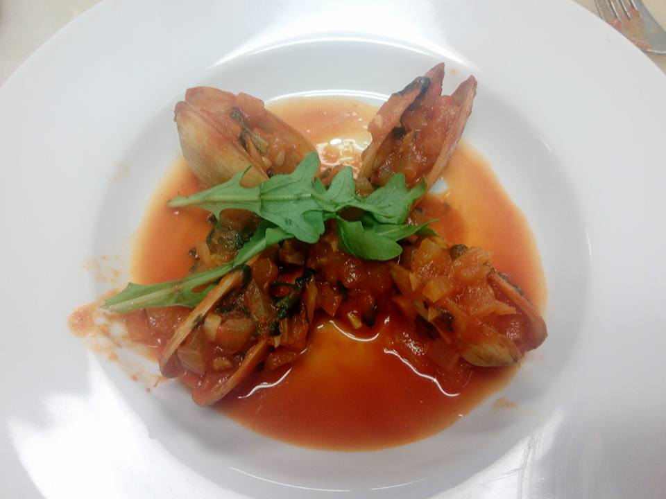 Pipis with Tomato and Herbs